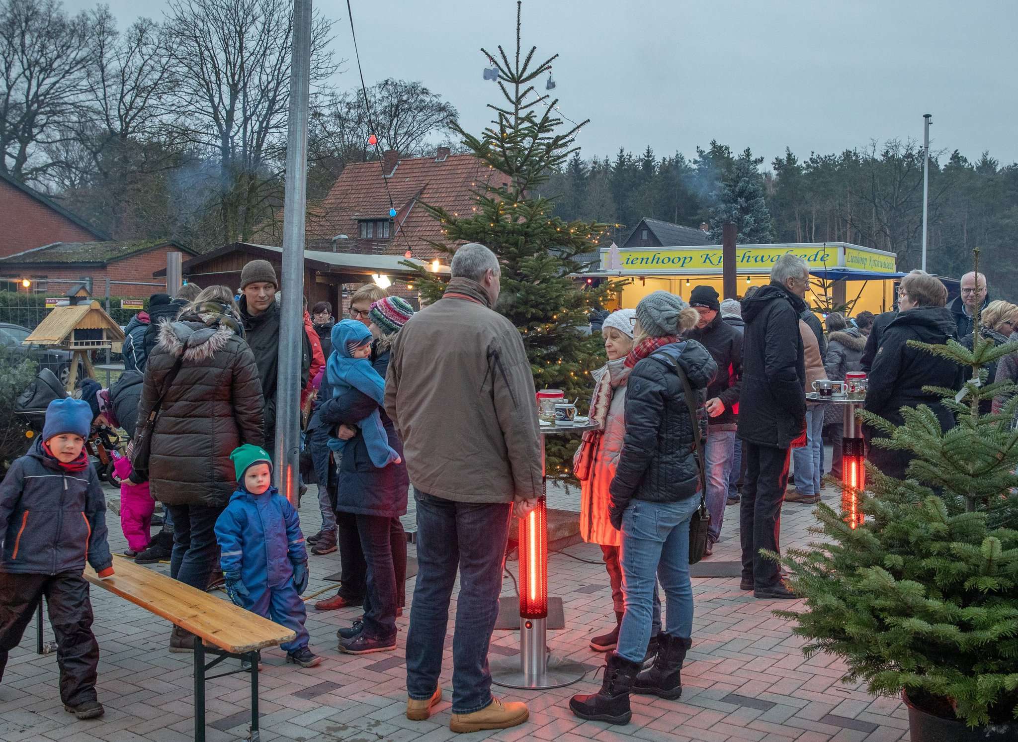 Nach der erfolgreichen Premiere im vergangenen Jahr geht der Weihnachtsmarkt in Westerwalsede in diesem Jahr zur Freude der Organisatoren vom Sport- und Kulturverein in die zweite Runde.