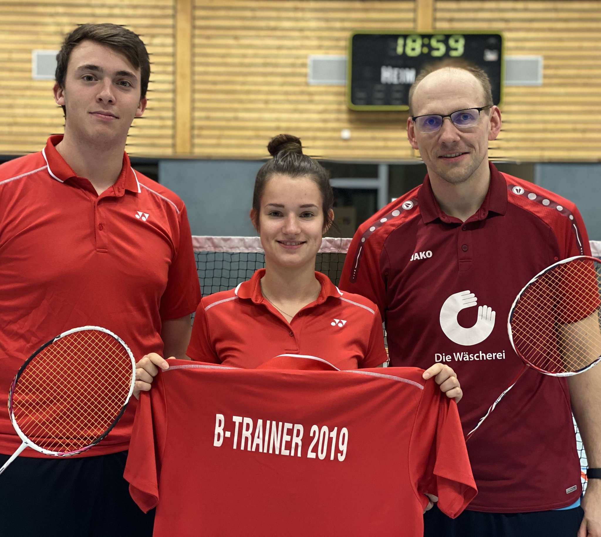 Yannick Rohdenburg (von links), Jacki Zühlke und Tobias Bergstermann sind nach erfolgreicher Ausbildung B-Trainer im Badminton.