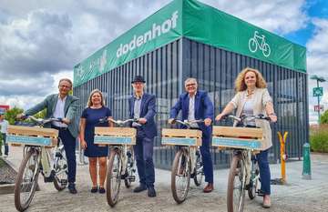 Dodenhof nutzt BikesharingAngebot von kommunalem Verbund AzweiO