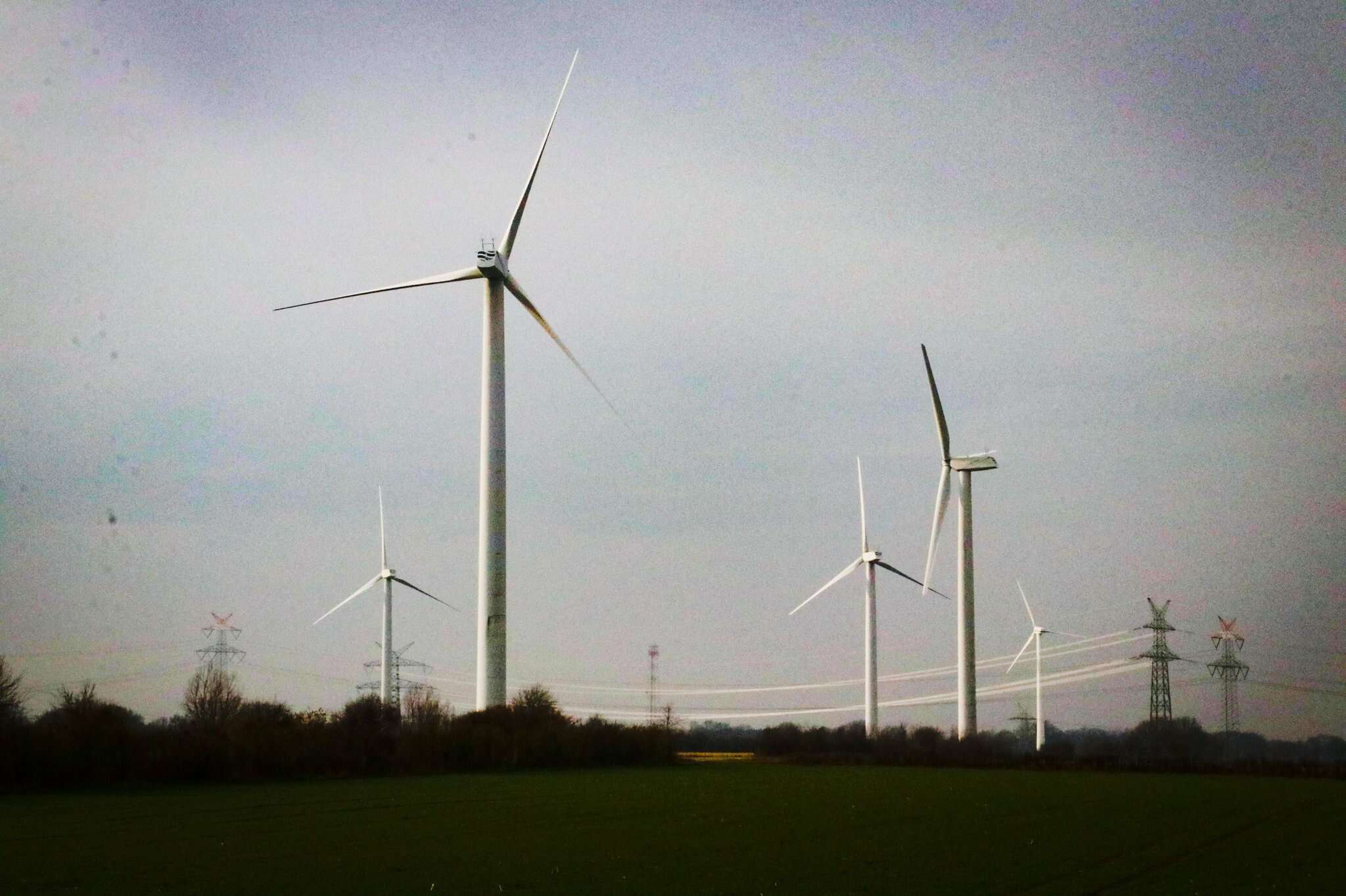 Ein Bild, das bald überall im Kreis entstehen könnte: der Windpark in Hassendorf.