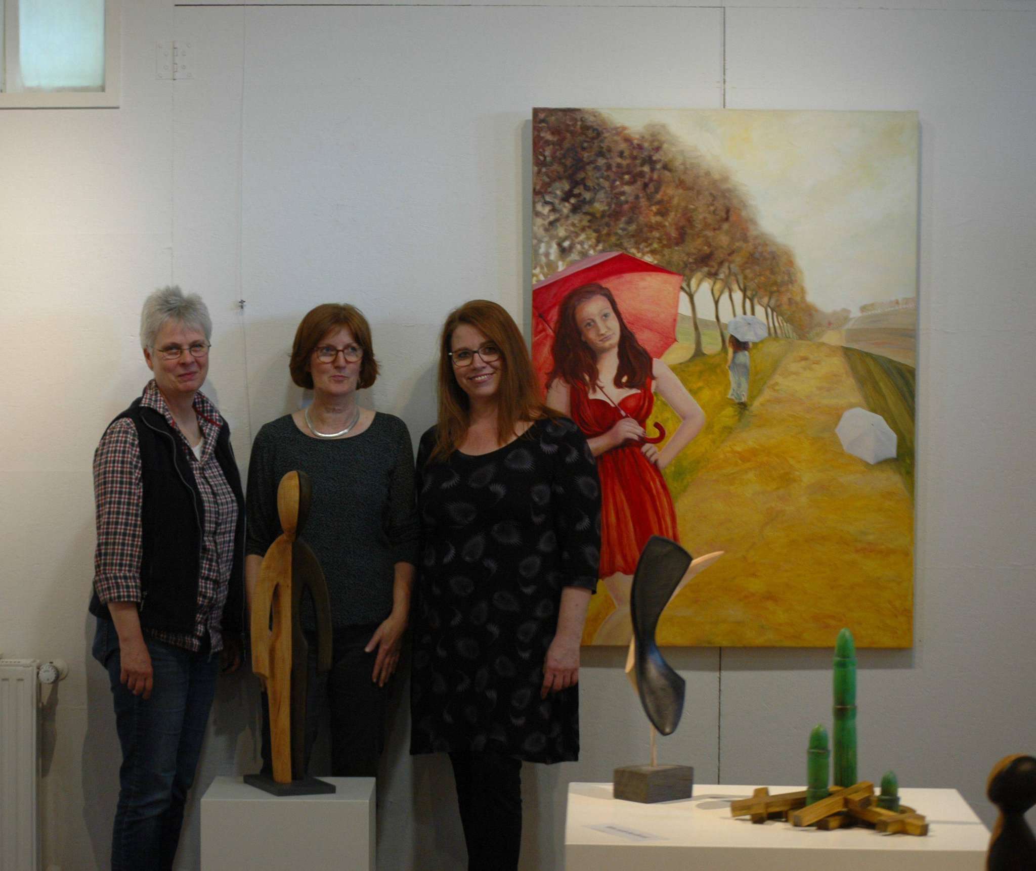 Die Künstlerinnen Ruth Cordes (rechts) und Susanne Hoppe (links) freuen sich auf viele Gäste.