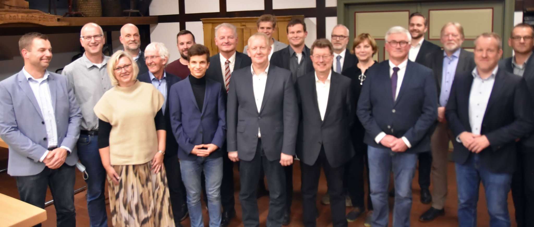 Der Rat der Gemeinde Sittensen mit Gemeindedirektor Jörn Keller und Stellvertreter Jörg Schmidtchen.