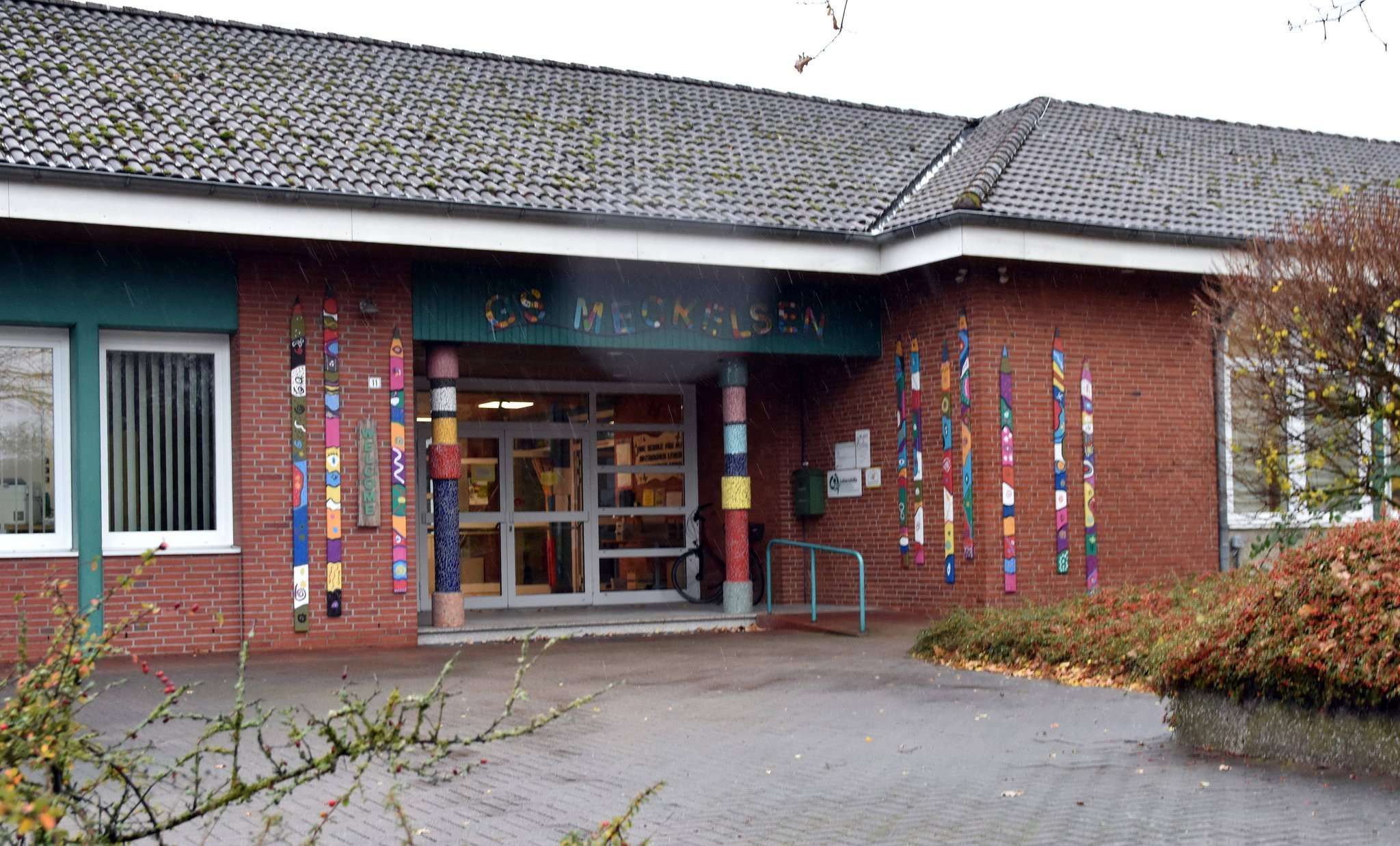 Die Grundschule Klein Meckelsen hat noch freie Kapazitäten zur Verfügung, sodass dort Kinder aus dem Einzugsbereich der Sittenser Grundschule beschult werden können.
