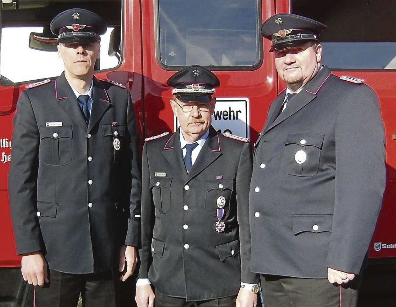 Wahlen, Beförderungen und Verabschiedungen: Bernd Kassau, Waldemar Wichels und Erik Robin waren die Hauptfiguren der Jahreshauptversammlung der Feuerwehr Hellwege.