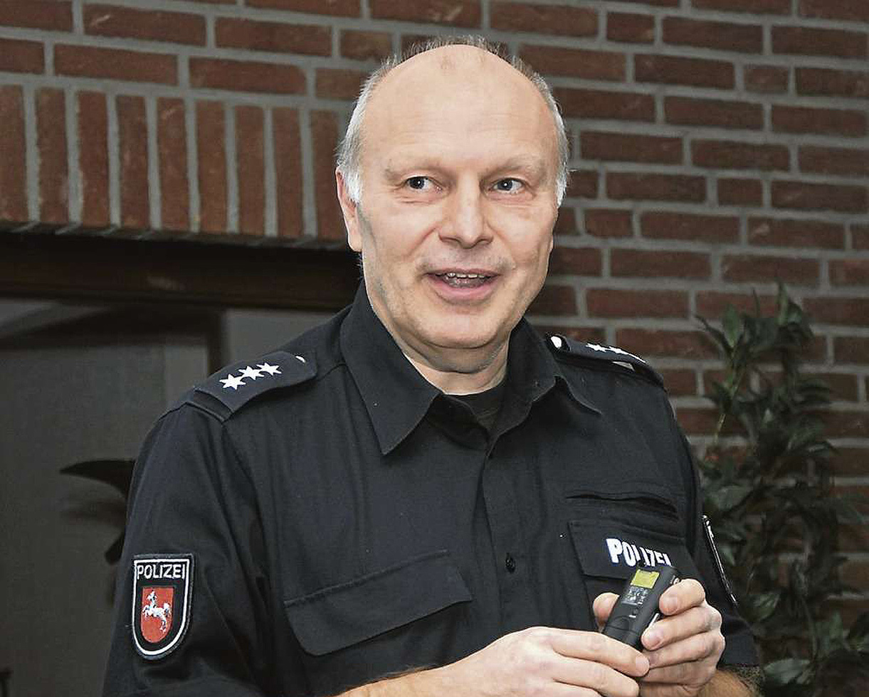 Thomas Teuber, Beauftragter für Kriminalprävention bei der Polizei Rotenburg, gab Tipps zum Einbruchschutz.  
