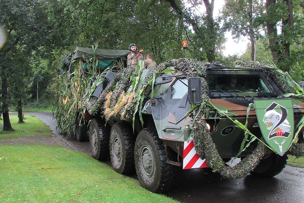 Wieder war die Hassendorfer Patenkompanie u2013 diesmal vom Jägerbataillon 2 u2013 mit einem geschmückten Panzerwagen beim Hassendorfer Erntefest vertreten.