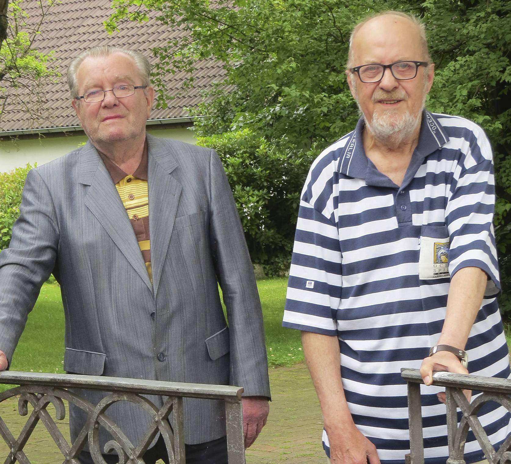 Siegfried Langhans (links) und Wilfried Bergmann sehen den VdK Ortsverband Ottersberg in seiner Existenz bedroht und wollen dem entgegenwirken. Foto: Elke Keppler-Rosenau