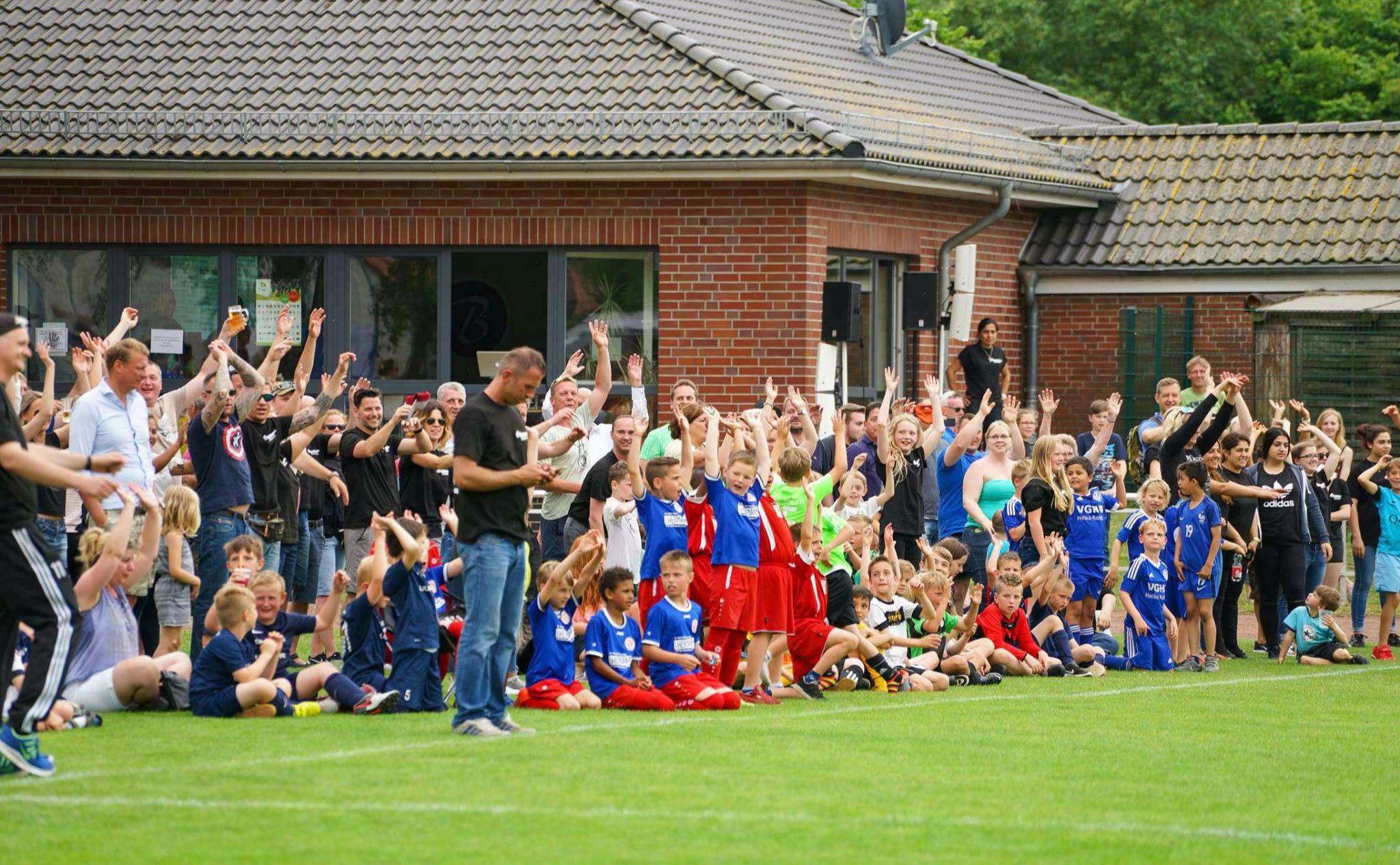 Gute Stimmung, wie auf diesem Foto, wird auch für das anstehende Jugendfußballturnier des TSV Bassen erwartet.