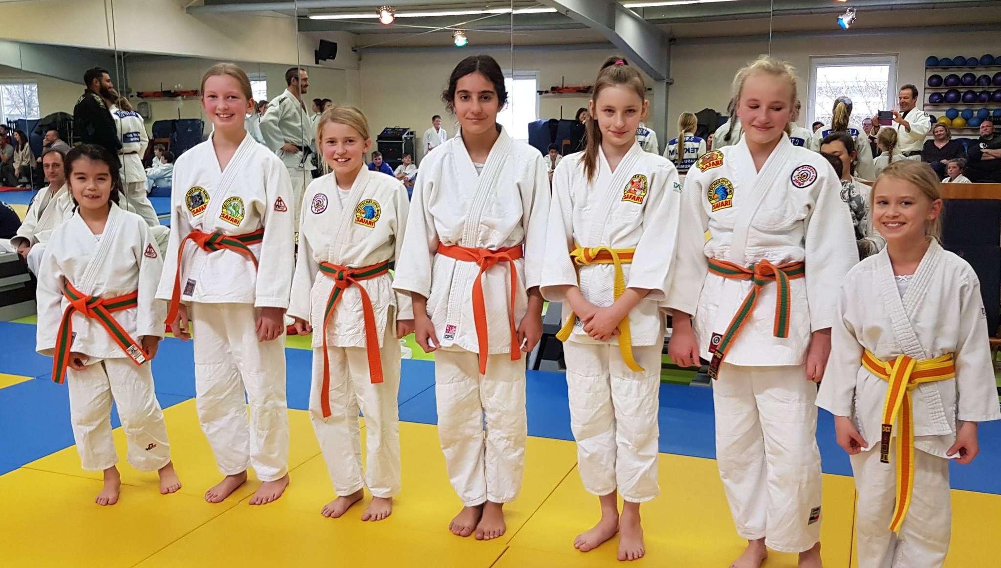 Erfolgreiche Judoka aus Oyten und Oberneuland (von links): Valerie Lang, Marlene Ueberück, Silvia Wirth, Melina Burc, Celina Taubert, Lena Grosser und Leni Schmidt.