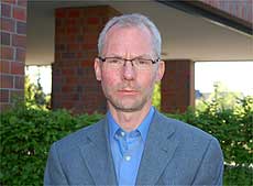 Professor Dr. Andreas Thiel ist Chefarzt der Klinik für Psychiatrie und Psychotherapie am Diakoniekrankenhaus Rotenburg  