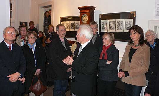 Gut besucht war die Eröffnung im Rudolf-Schäfer-Haus  Foto: le