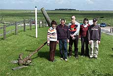 Die Familie Geils im Jahre 2006 auf der Hallig Hooge (von links): Elke Geils, Hans-Joachim, Holger mit Töchterchen Celina, Katja und Martin