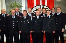 Das neue Kommando der Freiwilligen Feuerwehr Tiste mit den Beförderten