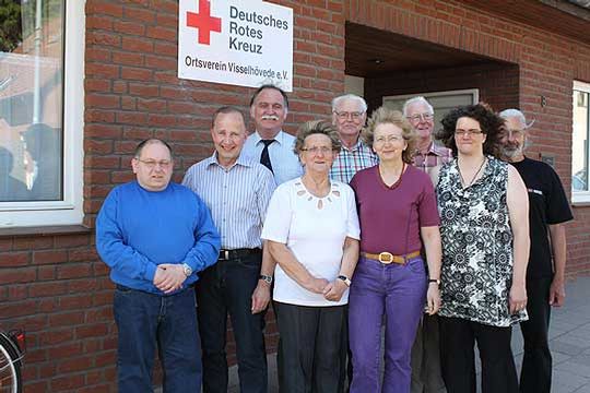 Der gesamte Vorstand des DRK-Ortsvereins Visselhövede wurde einstimmig im Amt bestätigt        Foto: Hartmann